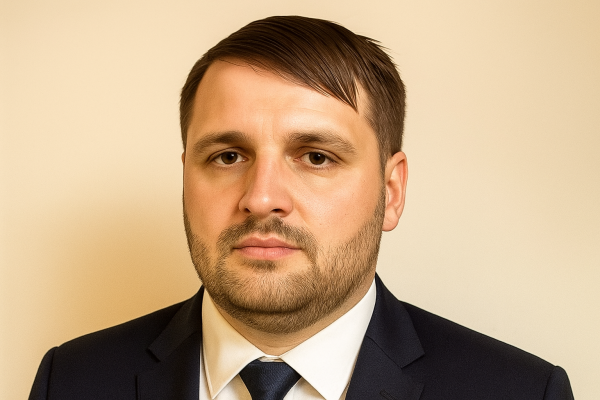 My name is Arthur Szczap, I am the founder of Arthe and will be your primary consultant.